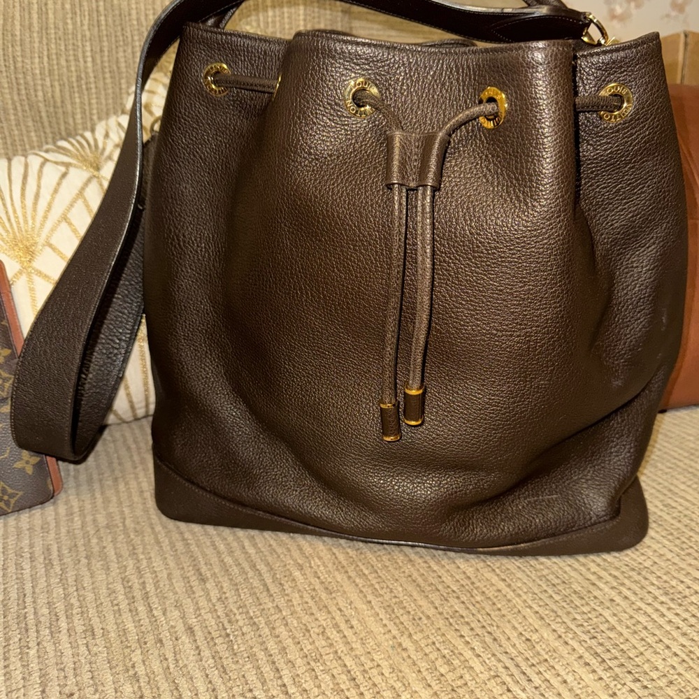 Elegant Brown Leather Bucket Bag